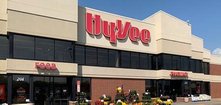 Hyvee milan - Hy-Vee, Inc. (/ ˌ h aɪ ˈ v iː /) is an ... In 2003, Milan, Illinois, based grocer Eagle Food Centers went out of business, and a few of their stores, such as the John Deere Road store in Moline, Illinois, became Hy-Vee stores in the late 2000s. 2010s.